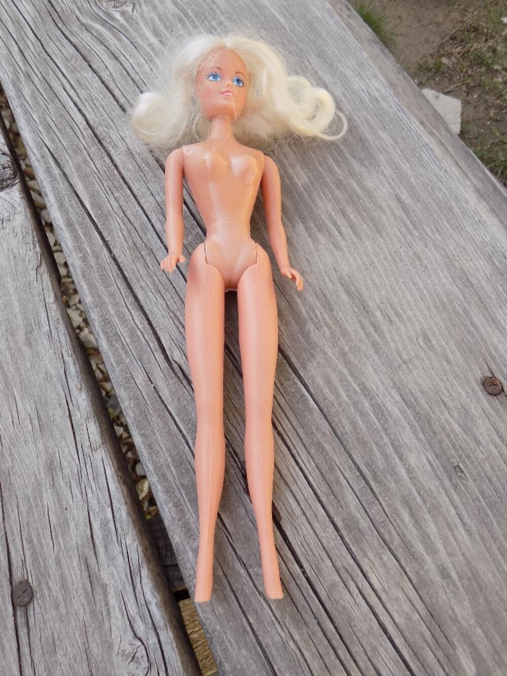 BARBIE DOLL BLONDE Curly HAIR Blue Eyes